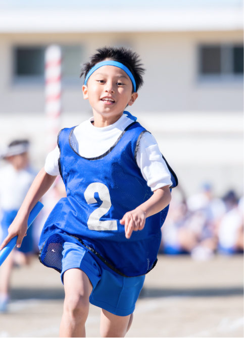 ゴールする子供